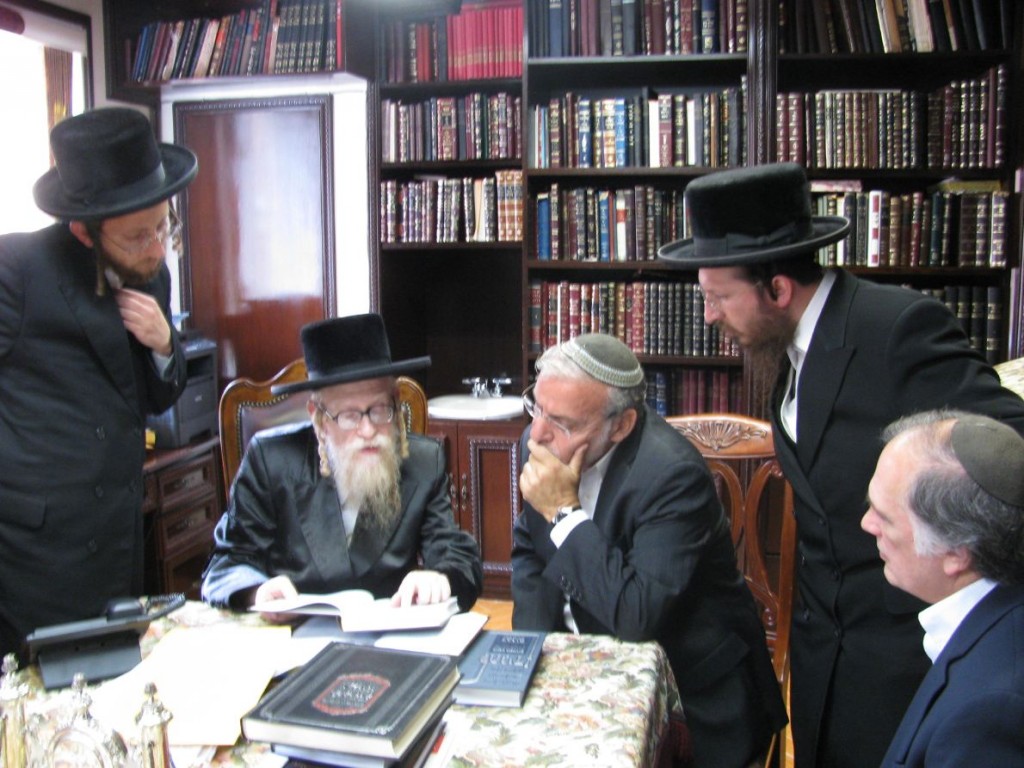 The Skwere Dayan and Assemblyman Hikind.